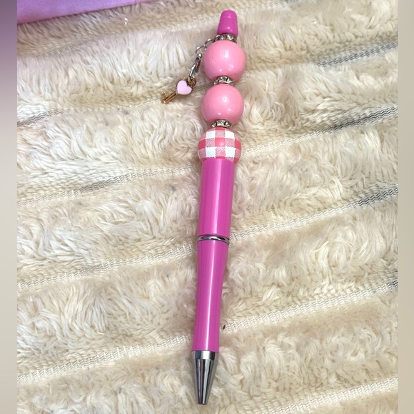 Hand Crafted Valentine’s Day Gift Set Cupcake Socks & Beaded Pen W/ Gift Bag - Picture 2 of 10